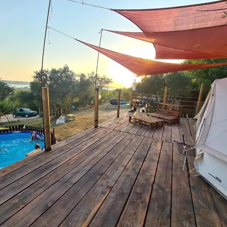 Zwei Zelte Mit Pool *